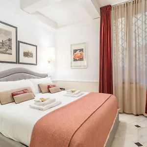  Apartment Stylish Spanish Steps Retreat