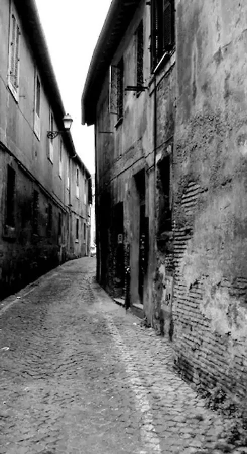 Lost&Found In Trastevere Roma Italia